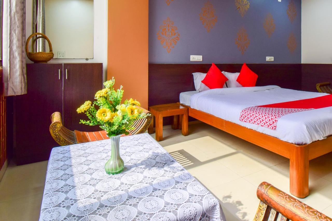 Oyo 67509 Hotel Tukson Narayangaon Buitenkant foto