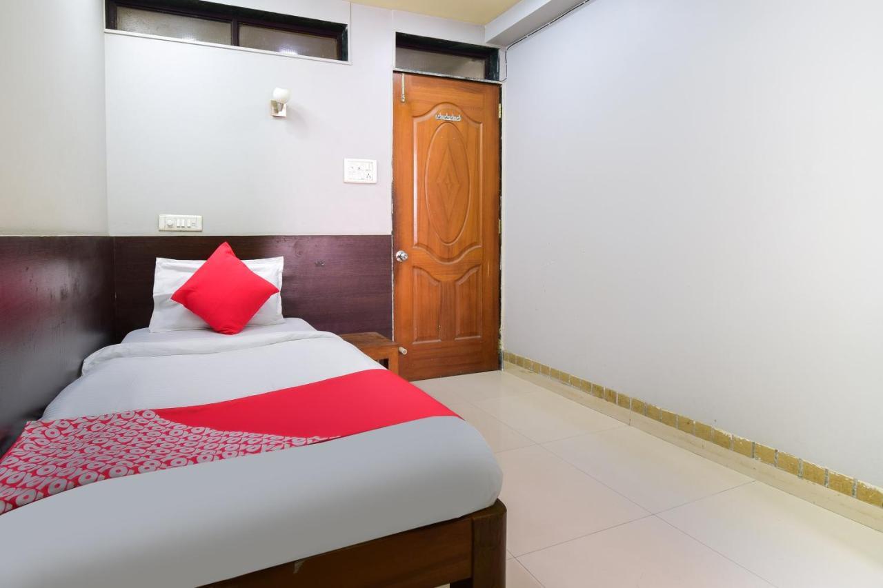 Oyo 67509 Hotel Tukson Narayangaon Buitenkant foto