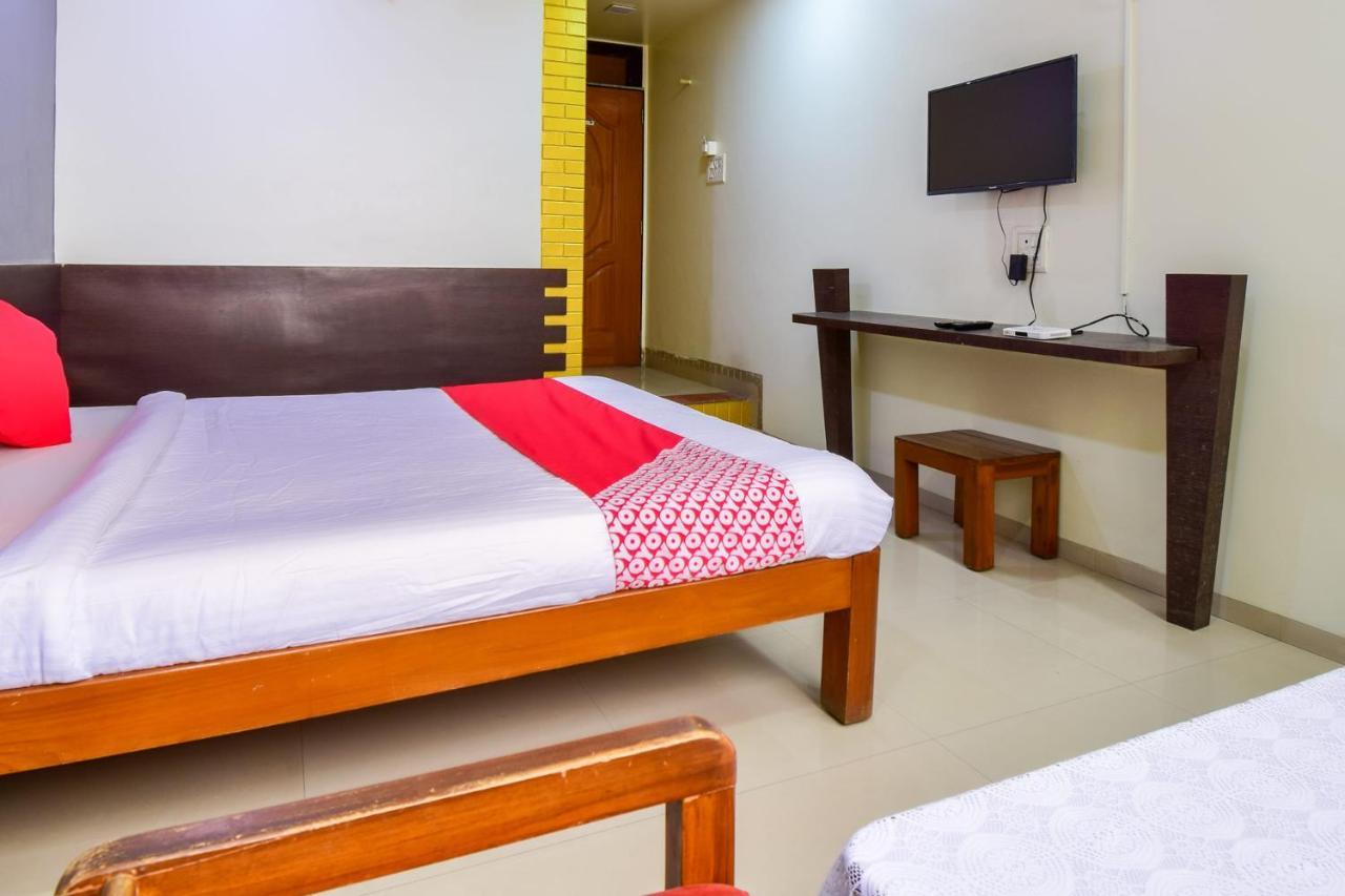 Oyo 67509 Hotel Tukson Narayangaon Buitenkant foto