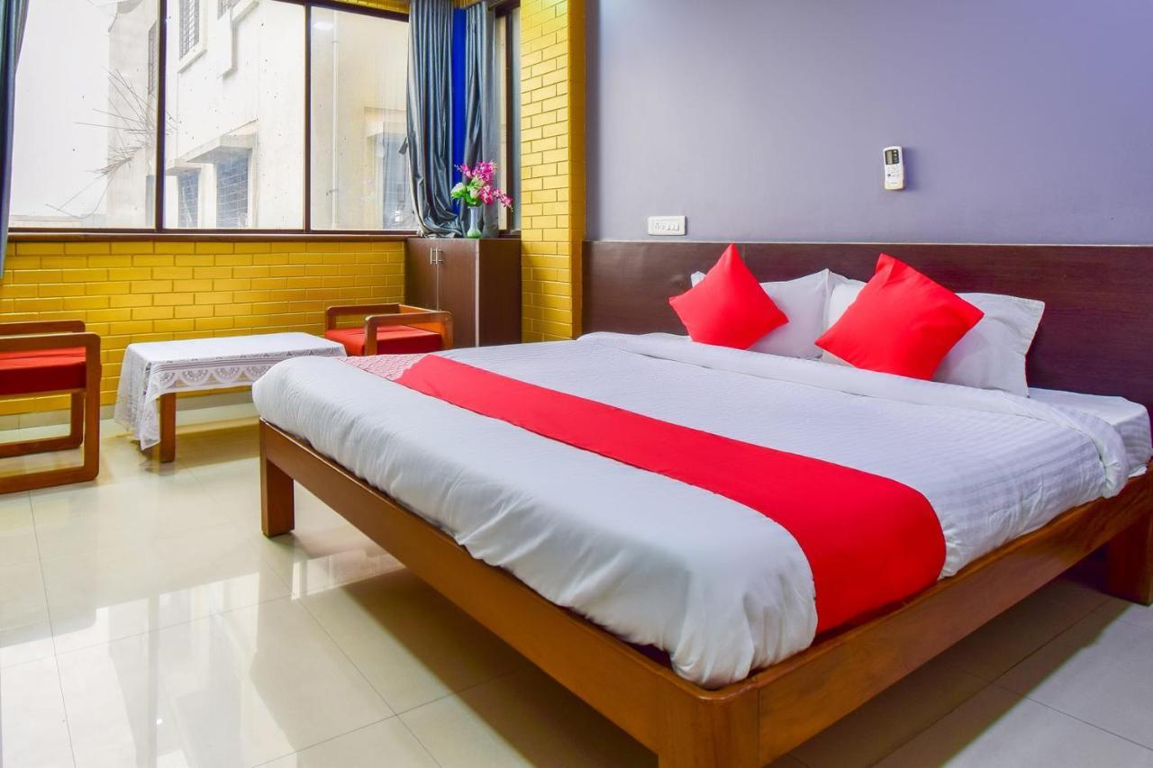Oyo 67509 Hotel Tukson Narayangaon Buitenkant foto
