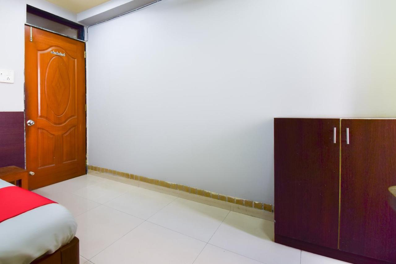 Oyo 67509 Hotel Tukson Narayangaon Buitenkant foto