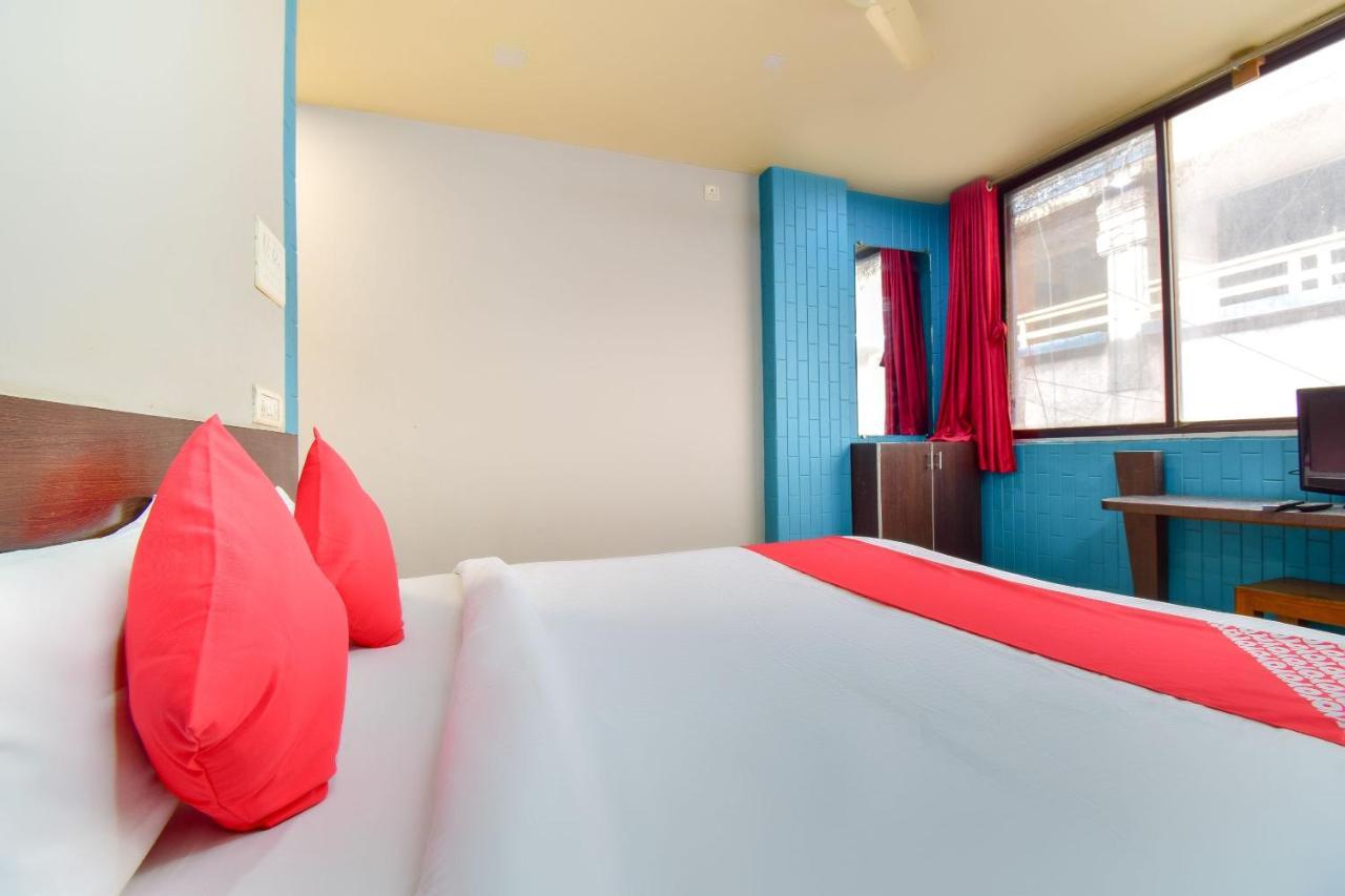 Oyo 67509 Hotel Tukson Narayangaon Buitenkant foto