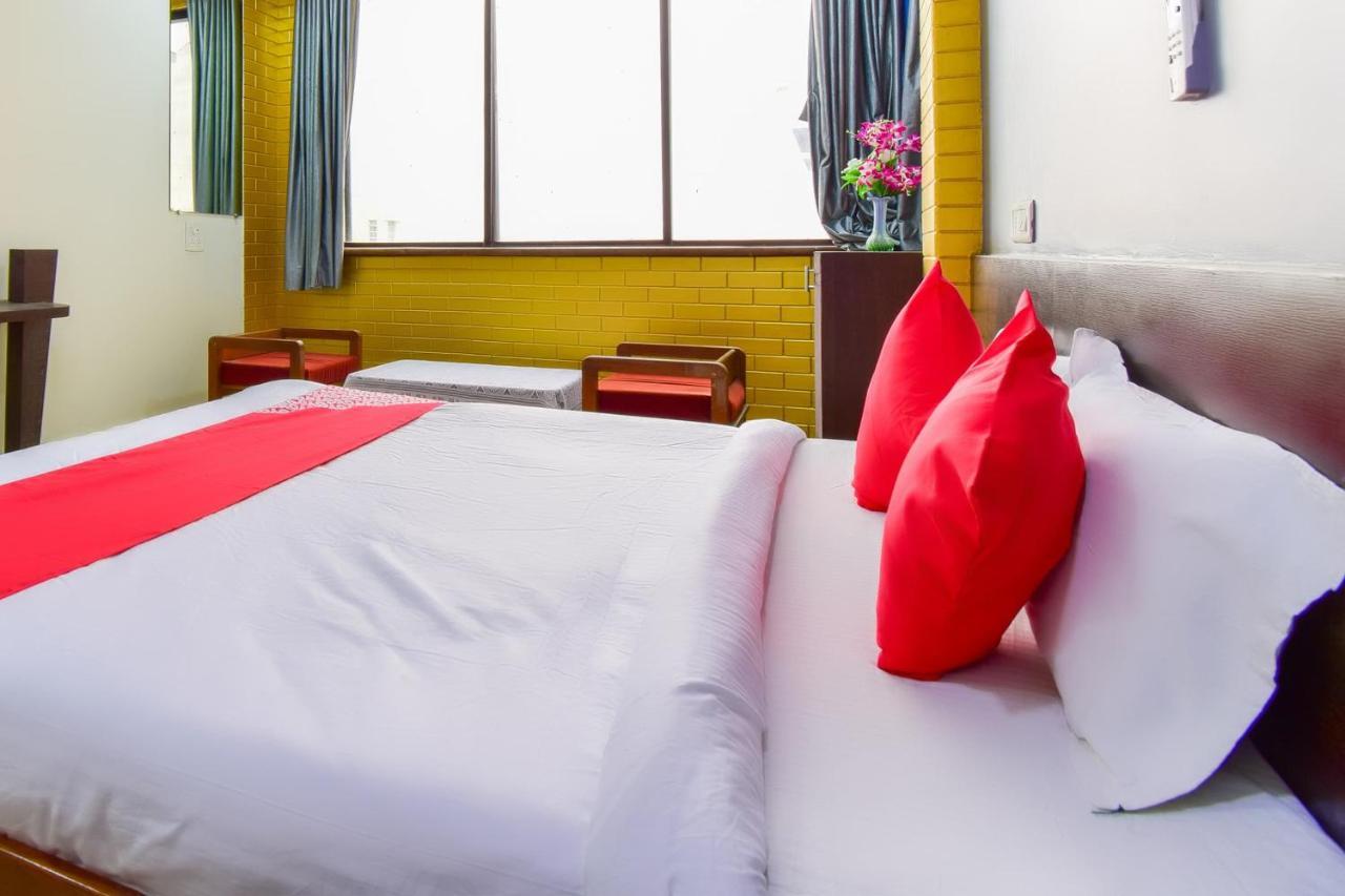 Oyo 67509 Hotel Tukson Narayangaon Buitenkant foto
